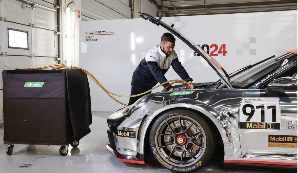2024 Porsche 911 GT3 Cup race car being filled with e-fuel 2024 Porsche 911 GT3 Cup race car being filled with e-fuel
